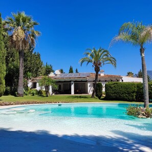 4 bedrooms, Internet - Pool Villa Jazmin in Marbella (Estepona)