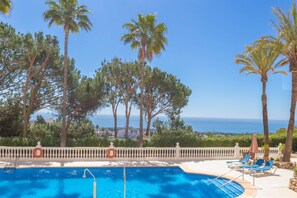 Apartment | 3 bedrooms, Internet - Calahonda Elegance With Pool And Sea View (Mijas)