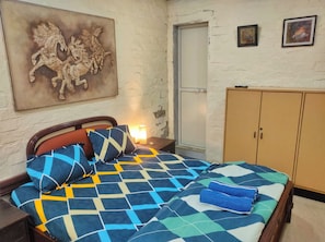 1 bedroom, desk, iron/ironing board, free WiFi