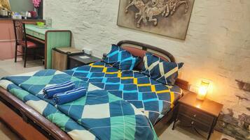 1 bedroom, desk, iron/ironing board, free WiFi