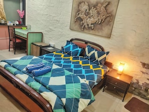 1 bedroom, desk, iron/ironing board, free WiFi