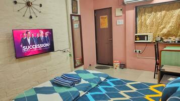 1 bedroom, desk, iron/ironing board, free WiFi