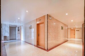 Unclassified image, 5 of 19, button - Huajing Hotel(Yulin Miaoyuan) (Yulin)