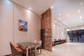 Unclassified image, 4 of 19, button - Huajing Hotel(Yulin Miaoyuan) (Yulin)