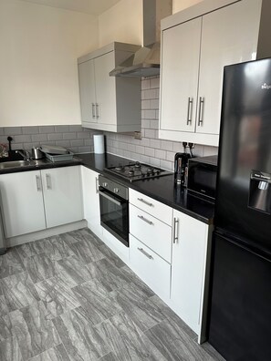 Private kitchen - Modern Apartment, 1km from city! (Newcastle upon Tyne)