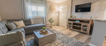 Lake Views, Cozy 2-bedroom condo newly remodeled, downtown Escanaba