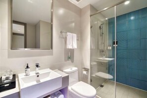 Bathroom - Homeinn Selected Hotel (Lishui High-Speed Railway Station Wanda Plaza) (Lishui)