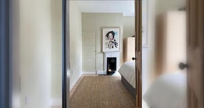 3 bedrooms, iron/ironing board, internet, bed sheets - Sunlit, Designer Haven in Trendy Neighbourhood (Dublin)