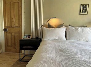 3 chambres, fer et planche à repasser, accès à Internet, literie fournie