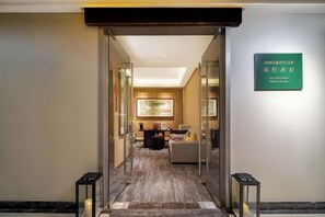 Unclassified image, 3 of 57, button - Grand Madison Kunshan Huaqiao (Kunshan)