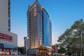 Exterior - Yincheng Holiday Hotel (Yongxing)