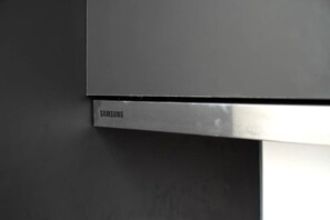 Superior Studio | Private kitchen | Electric kettle, toaster