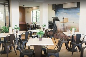 Restaurant - Bloom Boracay (Boracay Island)