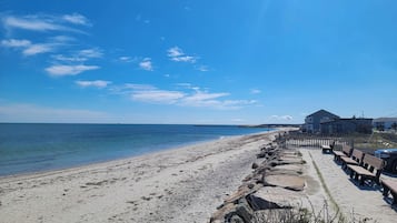 Sun loungers, beach towels