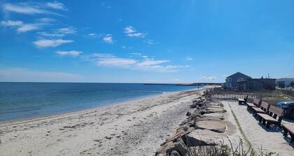 Tucked Inn: Your Cape Cod Escape - 2 min Walk to the beach