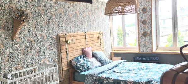 1 chambre, fer et planche à repasser, accès au Wi-Fi (inclus)