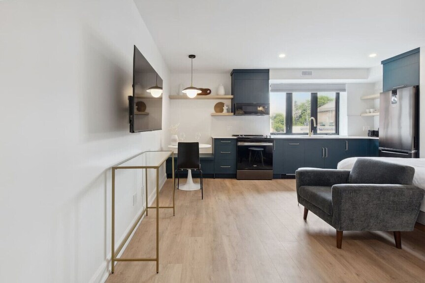 Trendy Studio Apartment In Downtown Collingwood - 146 Hurontario Unit 3 - Collingwood
