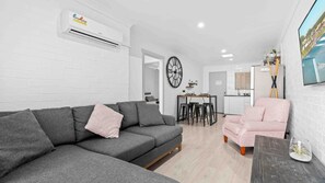 TV - 2 Cute by Experience Jervis Bay (Huskisson)