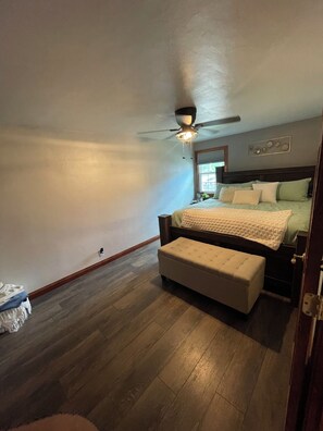 2 sovrum, strykjärn/strykbräda, gratis wi-fi och sängkläder