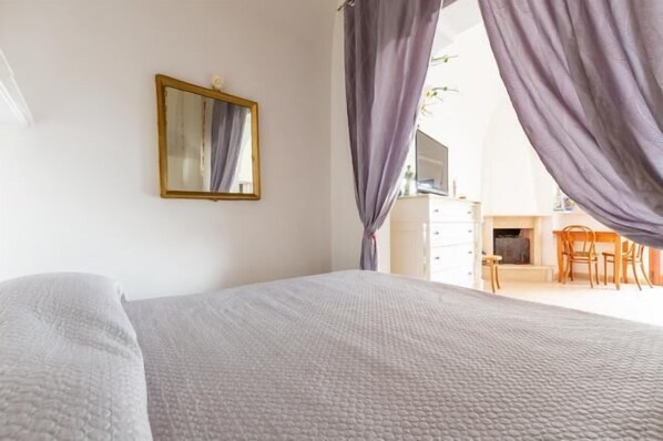 1 habitación y ropa de cama 