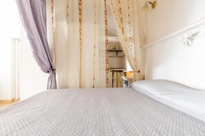 1 habitación y ropa de cama 