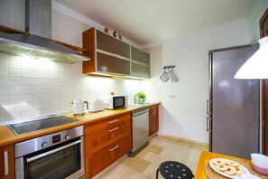 電子レンジ、食器洗い機、コーヒー / ティーメーカー