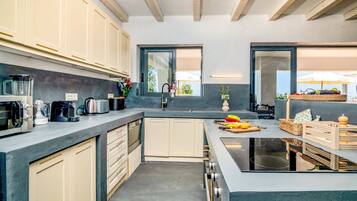 Microwave, dishwasher, coffee/tea maker