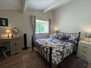 Iron/ironing board, travel cot, WiFi - Vast charming property in the heart of the Périgord Vert (Siorac-de-Ribérac)