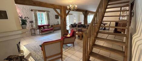 Télévision, cheminée