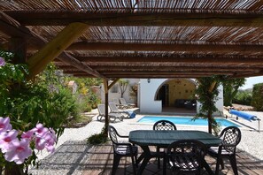 Outdoor dining - Casa Margaritha - mountain retreat (Canillas de Albaida)