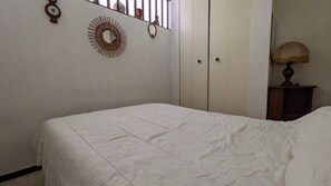 1 Schlafzimmer, Bügeleisen/Bügelbrett, Bettwäsche