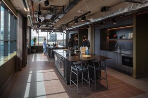 Coin salon dans le hall