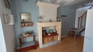 Interior - Meublé de tourisme "Petit Chail"  semi-troglodyte à Saint Savinien (Saint-Savinien)