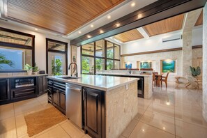 Interior - Private Luxury Beachfront Villa Perfect for Large Groups (Potrero)