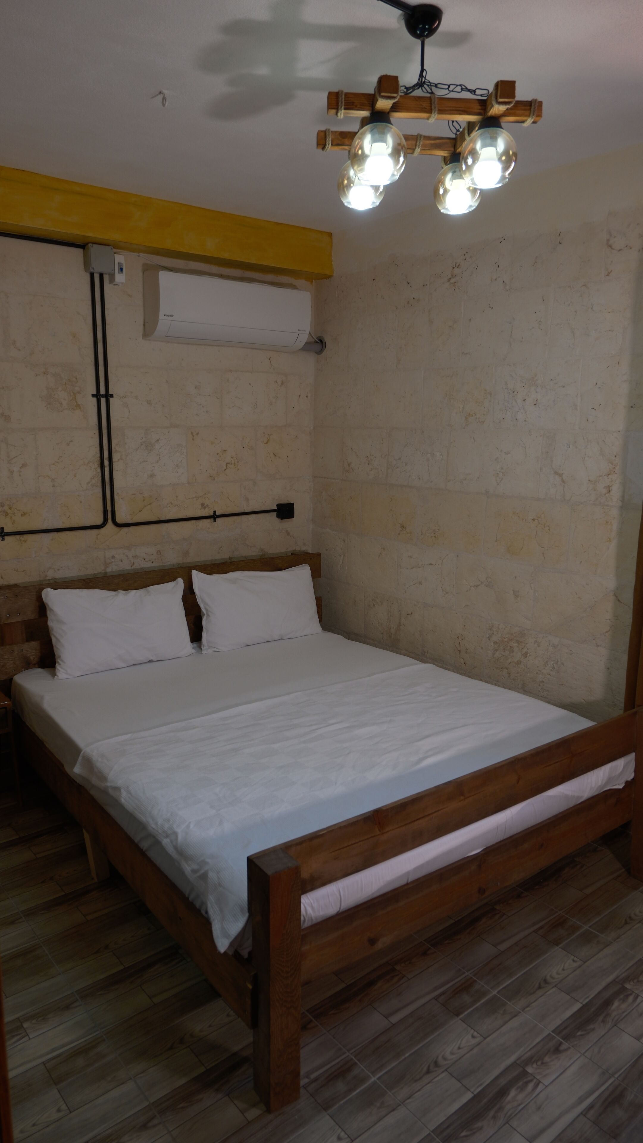 Classic Double Room | Minibar, iron/ironing board, free WiFi