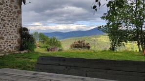 Property grounds - Gite Nature du Bosc Situé à 900m D'altitude, Lieu Calme et Paisible (Vanosc)