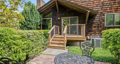 CapHill Charm 3-bedroom house with WiFi, central AC and near everything.