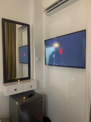 Single Room, Balcony, City View | In-room safe, free WiFi - Future Hostel  (Cairo)