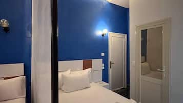 Single Room, Balcony, City View | In-room safe, free WiFi