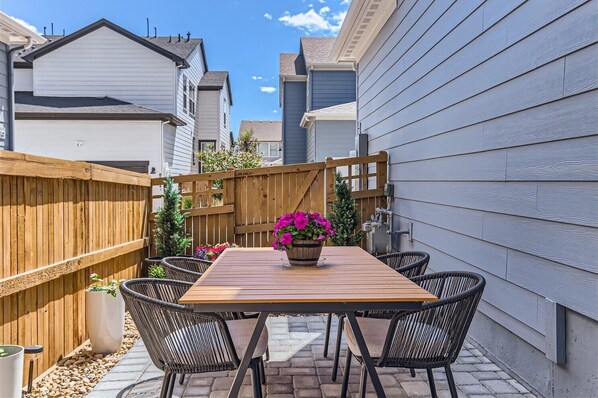 Outdoor dining
