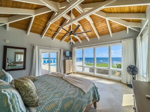 3 bedrooms, free WiFi, bed sheets - Toes in the Sand Beach House (Christiansted)