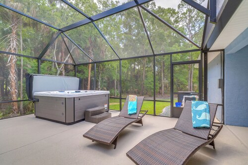 Near State Parks! Crystal River Home w/ Hot Tub