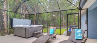 Near State Parks! Crystal River Home w/ Hot Tub