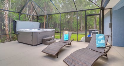 Near State Parks! Crystal River Home w/ Hot Tub