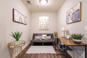 Smart TV, books