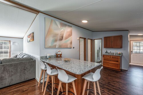 Cozy 3-bedroom house in enjoyable Long Neck Delaware, By the Indian River bay