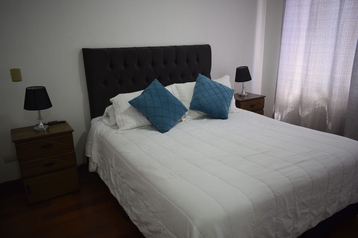 Deluxe appartement, meerdere bedden, niet-roken, uitzicht op tuin | 2 slaapkamers, individueel gedecoreerd, individueel gemeubileerd