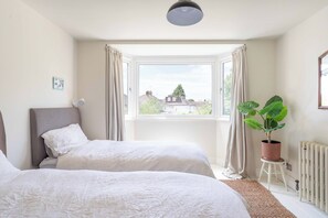 5 Schlafzimmer, Bügeleisen/Bügelbrett, kostenloses WLAN, Bettwäsche