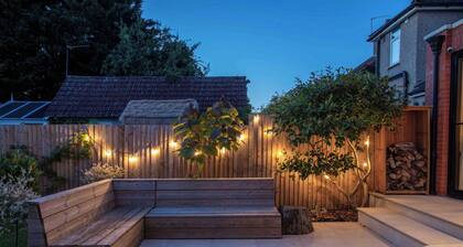 Pass the Keys | Modern 5-Bedroom Luxury Home in Watford | Close to Harry Potter Studios | FREE Parking