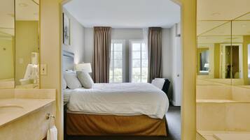 1 bedroom, desk, WiFi, bed sheets